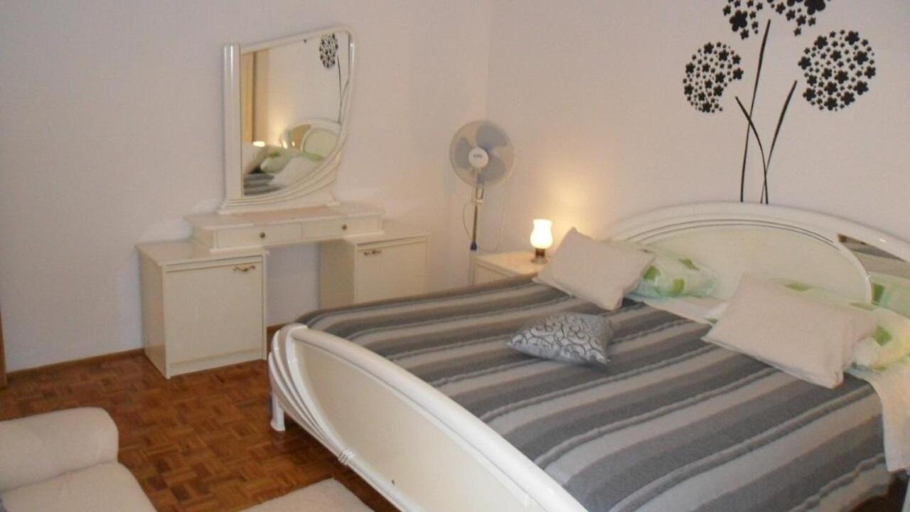 סאלי Apartment Ralje מראה חיצוני תמונה