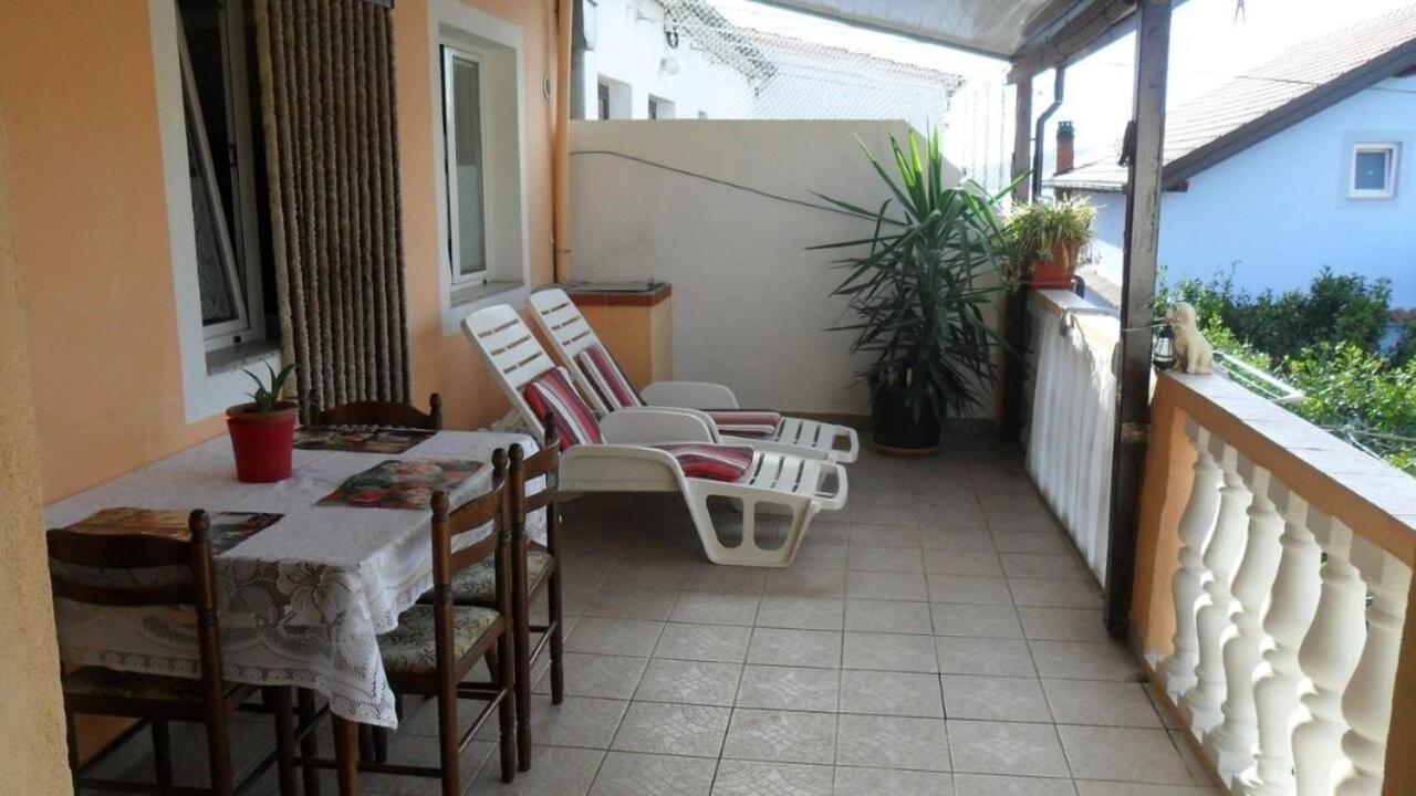 סאלי Apartment Ralje מראה חיצוני תמונה