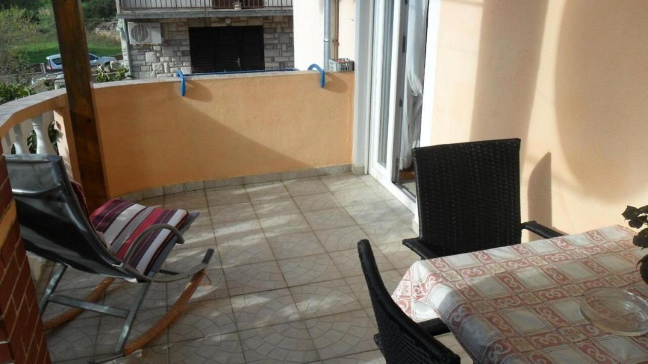 סאלי Apartment Ralje מראה חיצוני תמונה